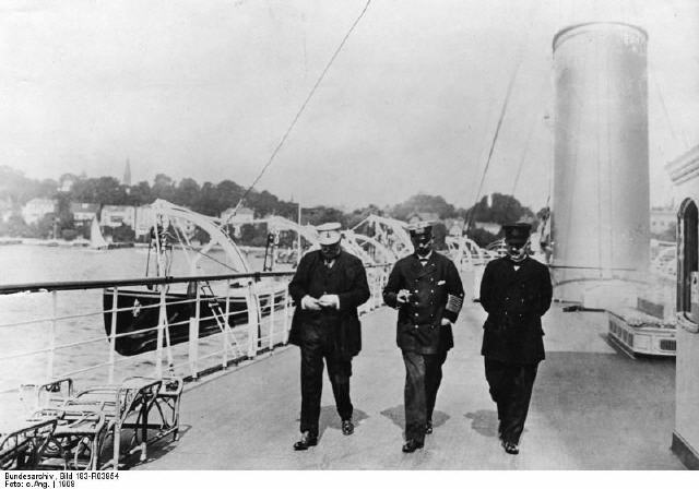 Kaiser Wilhelm II., Bernhard von Bülow und Valenti